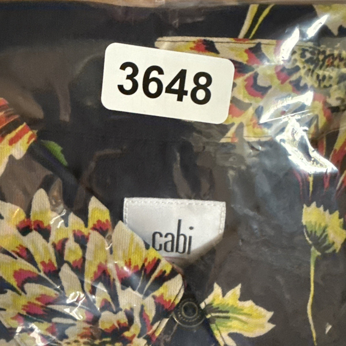 Cabi Shirt Women’s Button Up Daisy Floral Blue LS Size Medium Polyester Boho
