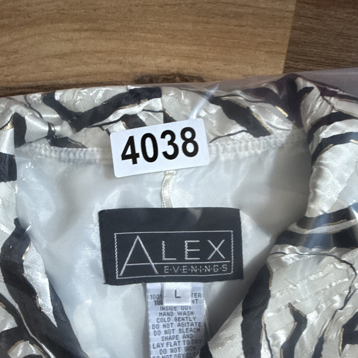 Alex Evenings Women’s L Black Ivory Abstract Tie Belt Lined 3/4 Sleeve Jacket