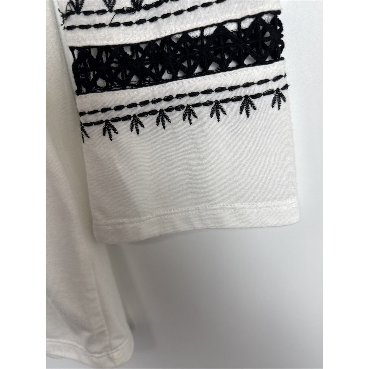 Izod Womens White Black Embroidered Peasant Blouse Tassel Tie Top Medium