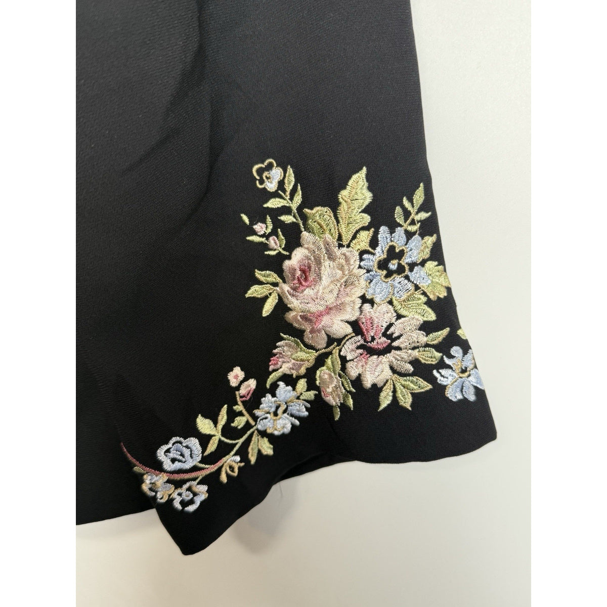 Maggy L EveningBlack Floral Embroidered Jacket Women’s Size 8 Button Front Boho