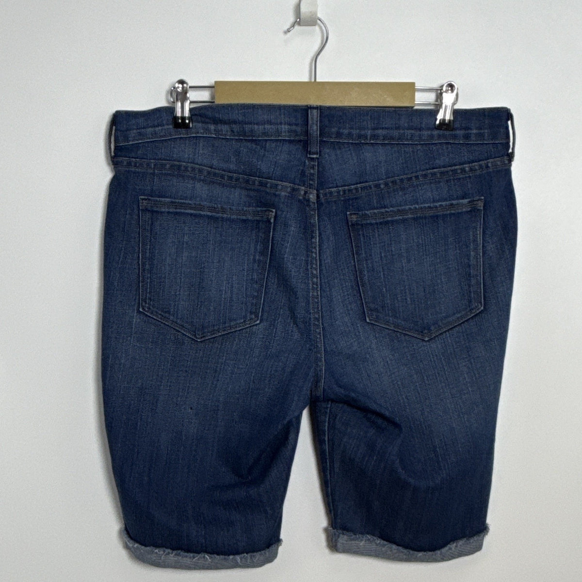 Old Navy The Flirt Women’s 14 Blue Denim Bermuda Shorts Medium Wash Pockets