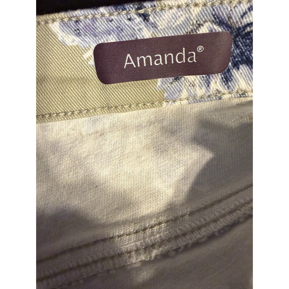 Gloria Vanderbilt Amanda Capri Pants Womens 16W Beige Blue Floral Stretch Crop