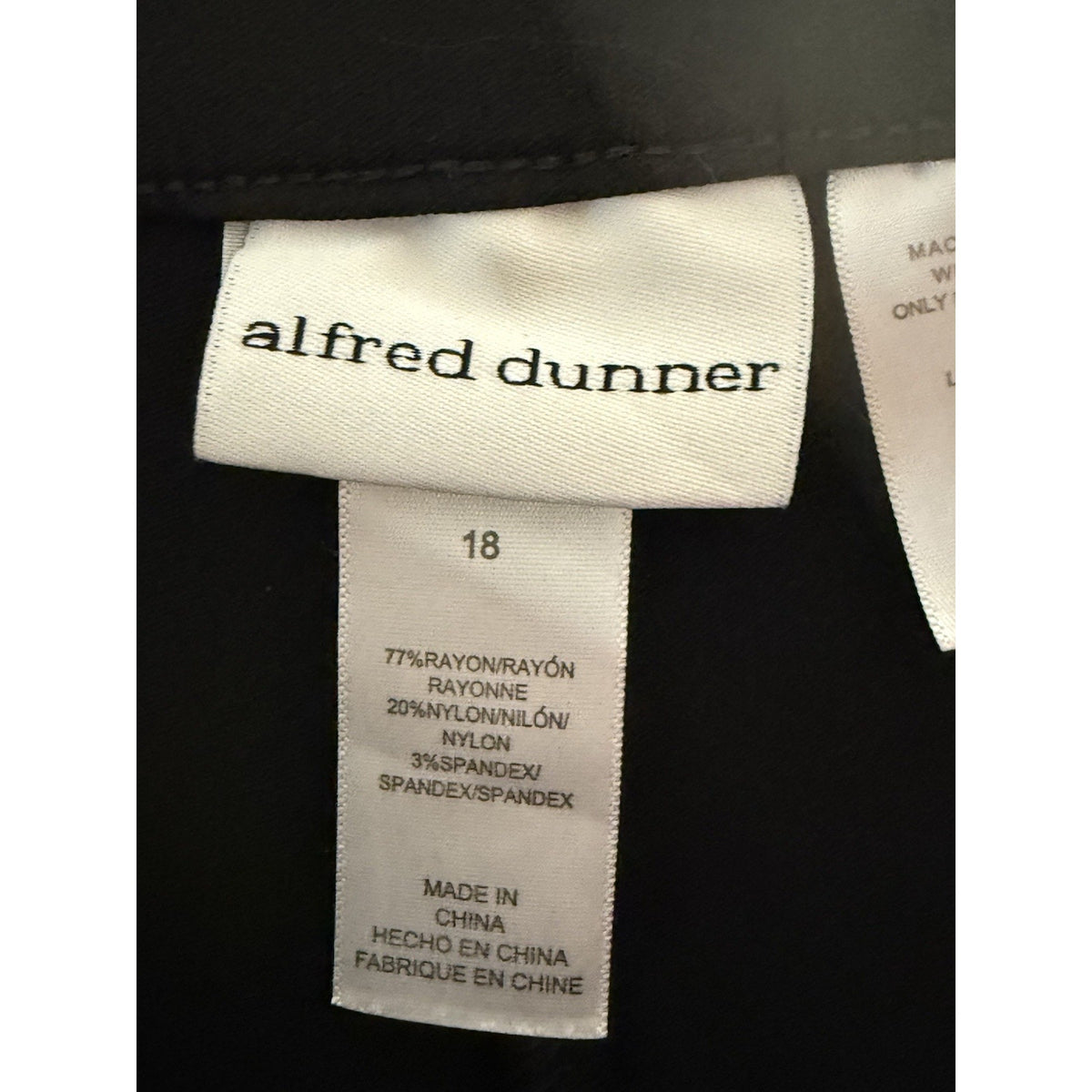 Alfred Dunner Pull On Black Capris Stretch Rayon Blend Side Slits Pockets Sz 18