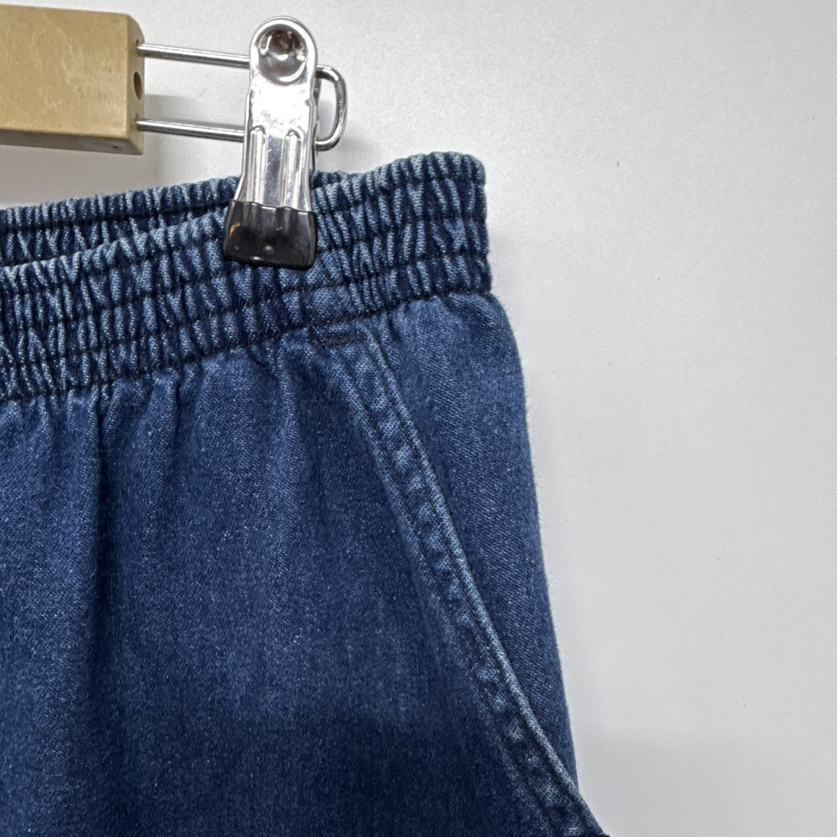 Chic Womens Blue Denim Pull On Capri Pants 20W Elastic Waist Relaxed Mid