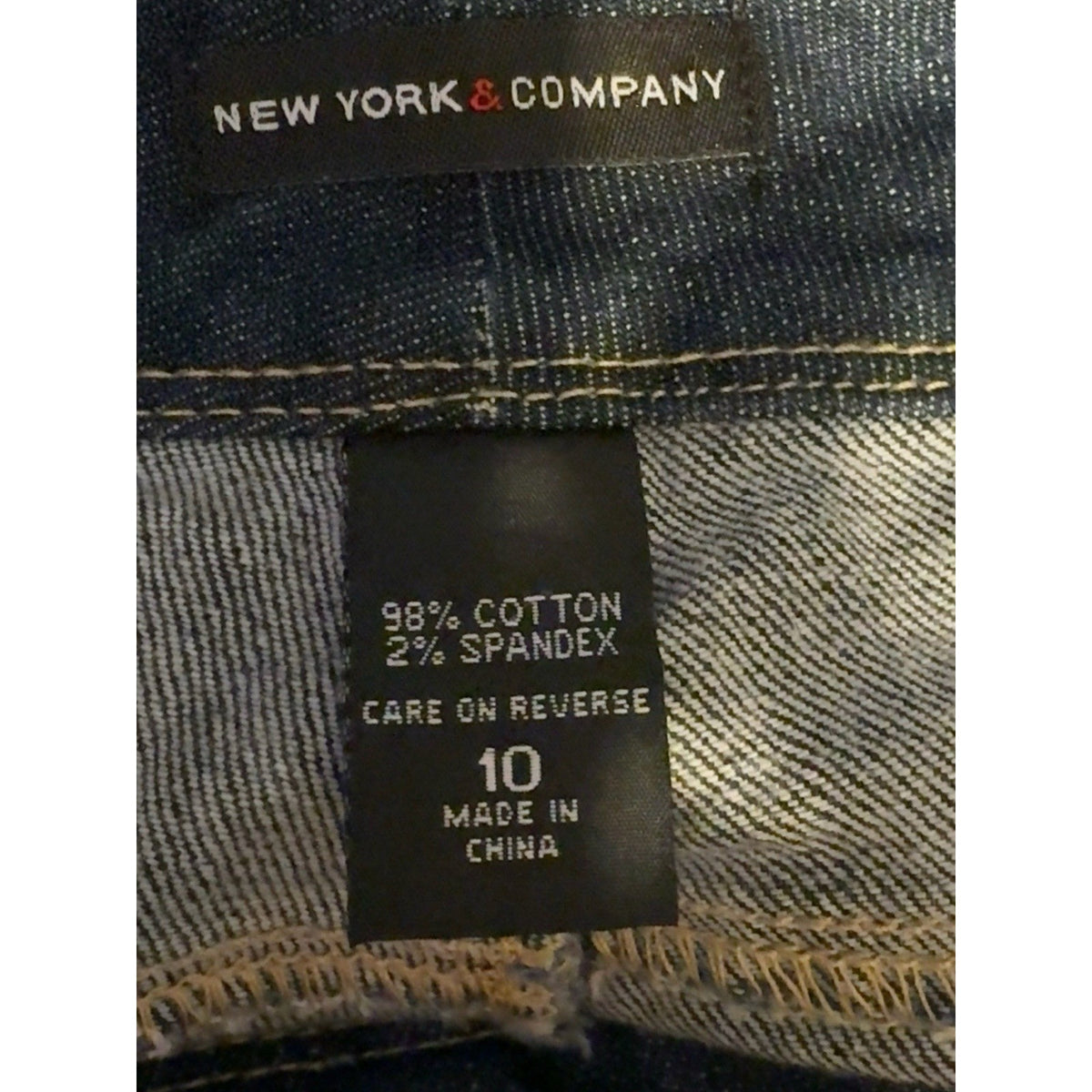 New York & Company Womens Size 10 Dark Wash Denim Capri Jeans Stretch Mid Rise