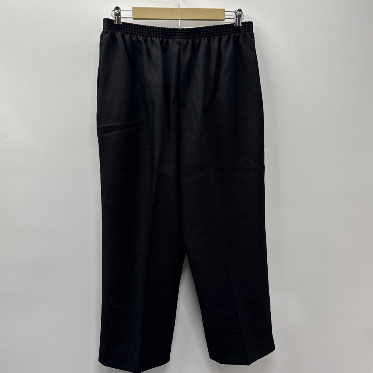 Alfred Dunner Pull-On Crop Pants Women's Size 16 Black Pockets 23” Inseam