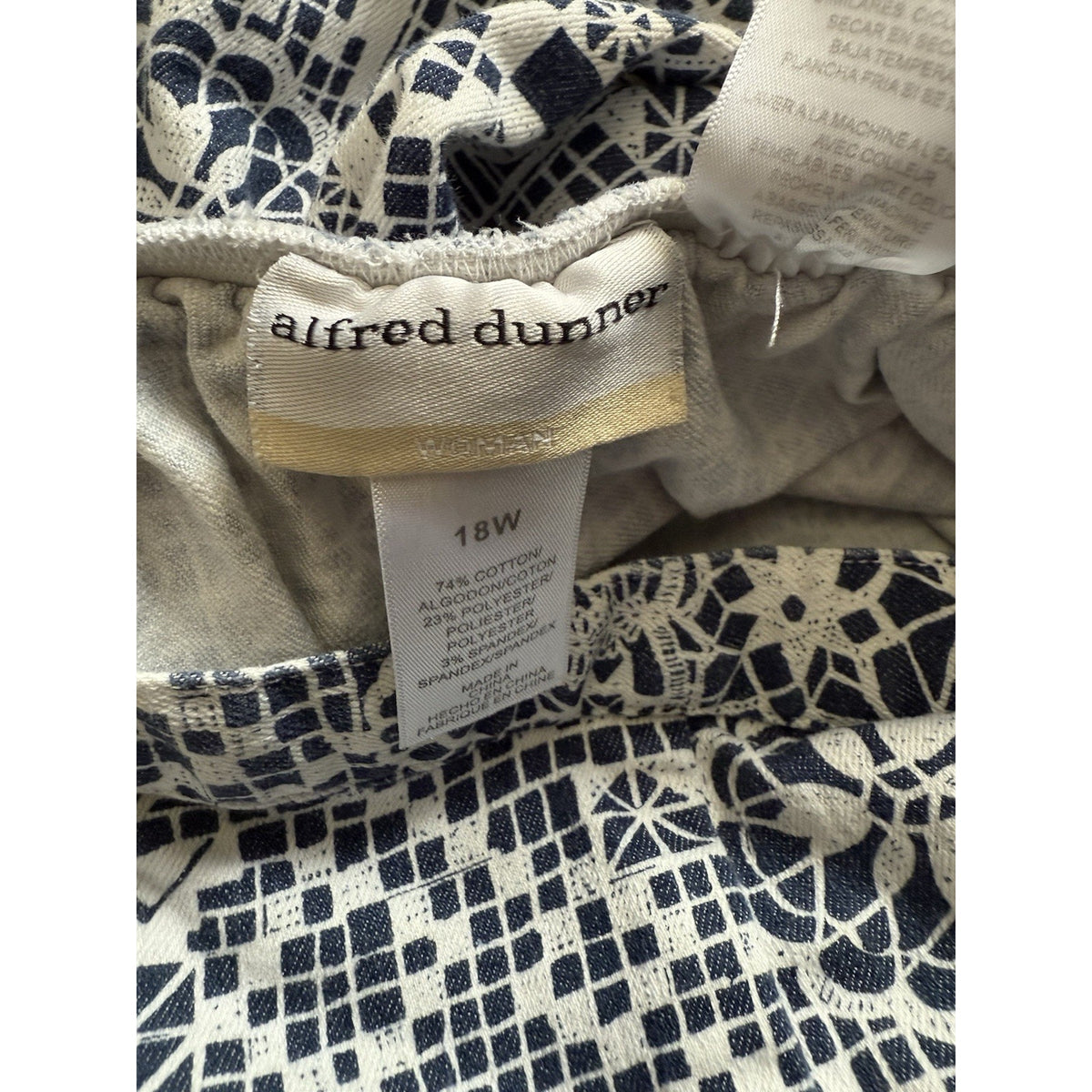 ALFRED DUNNER PULL-ON PANTS Capri Cropped Geometric Print Navy & White Size 12