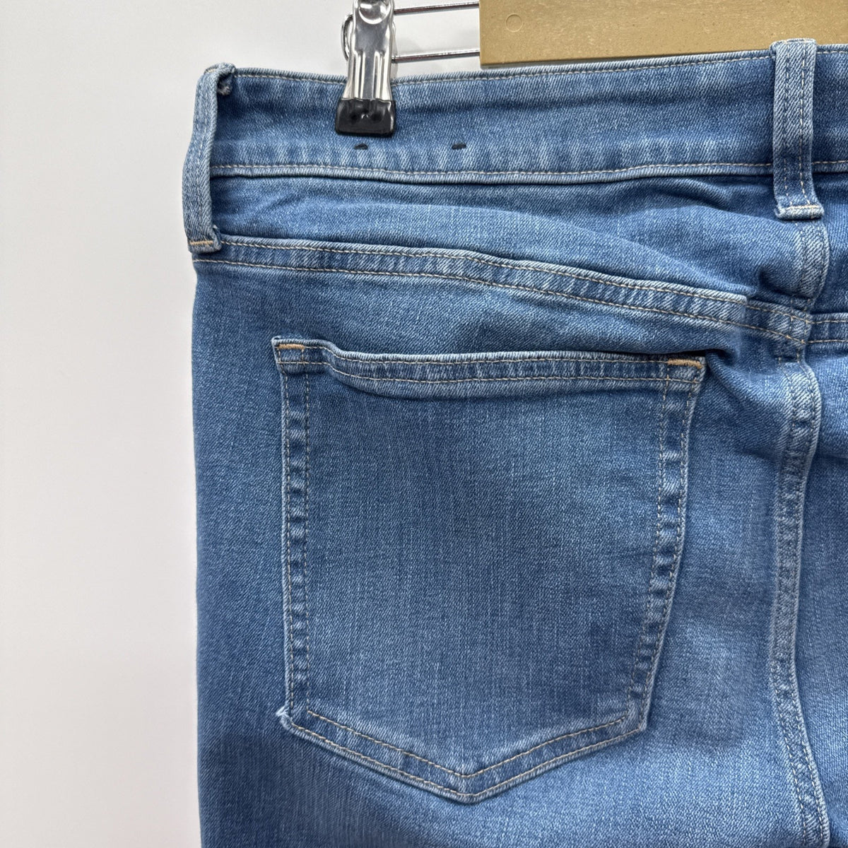 GAP Women Classic Straight Mid Rise Blue Jeans Size 33 | 16R