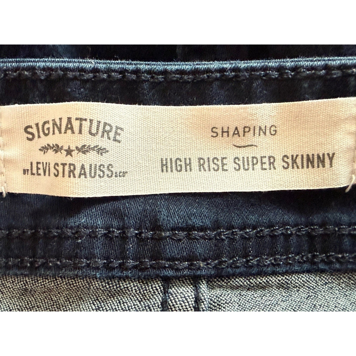 Levi’s Signature Shaping High Rise Super Skinny Jeans Size 20 Dark Wash