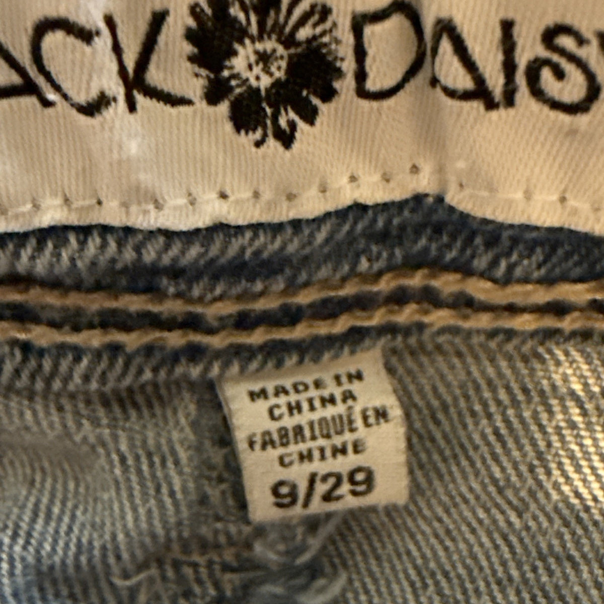 Black Daisy Jamie Relaxed Skinny Button Fly Blue Jeans With Butterfly Size 9/29