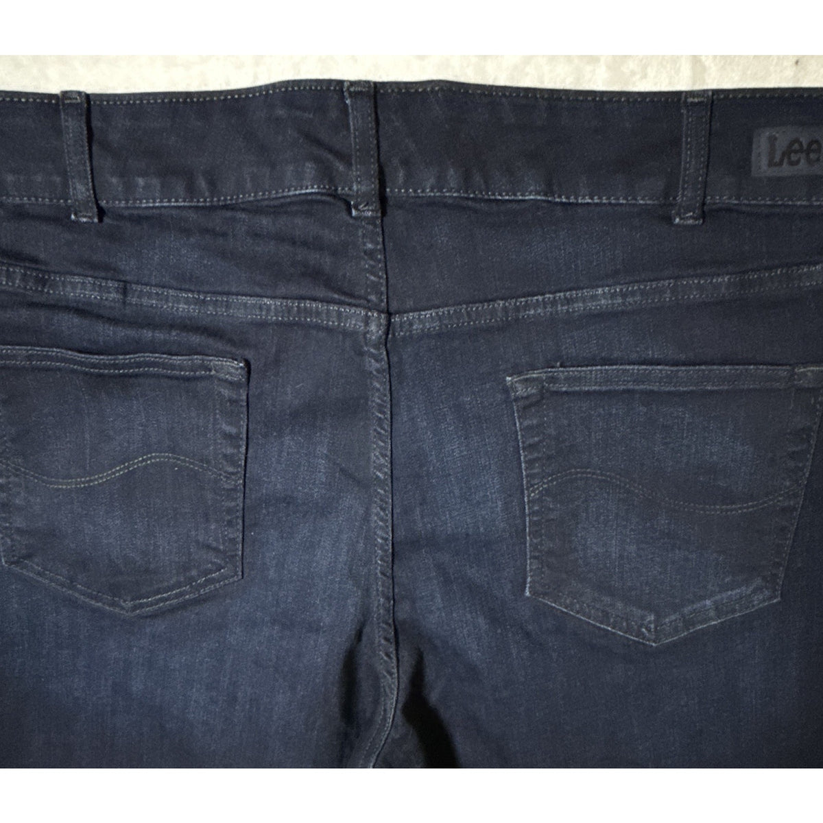 Lee Women Plus Size Relaxed Fit Stretch Denim Straight Leg High Rise 26W