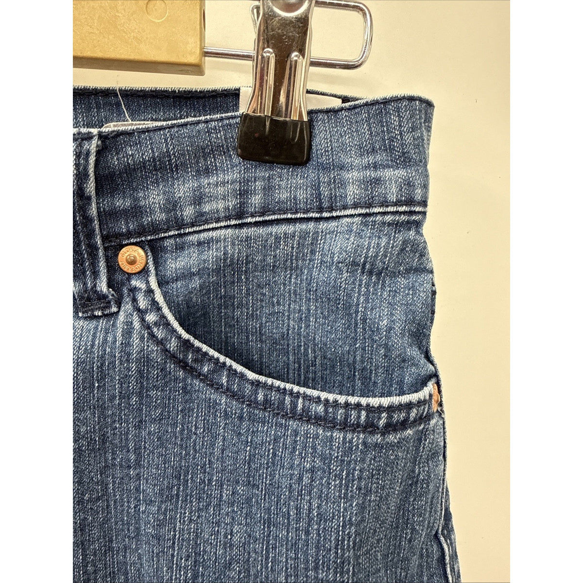 Gloria Vanderbilt Amanda Womens Capri Jean Shorts Size 10 Blue Denim Wash