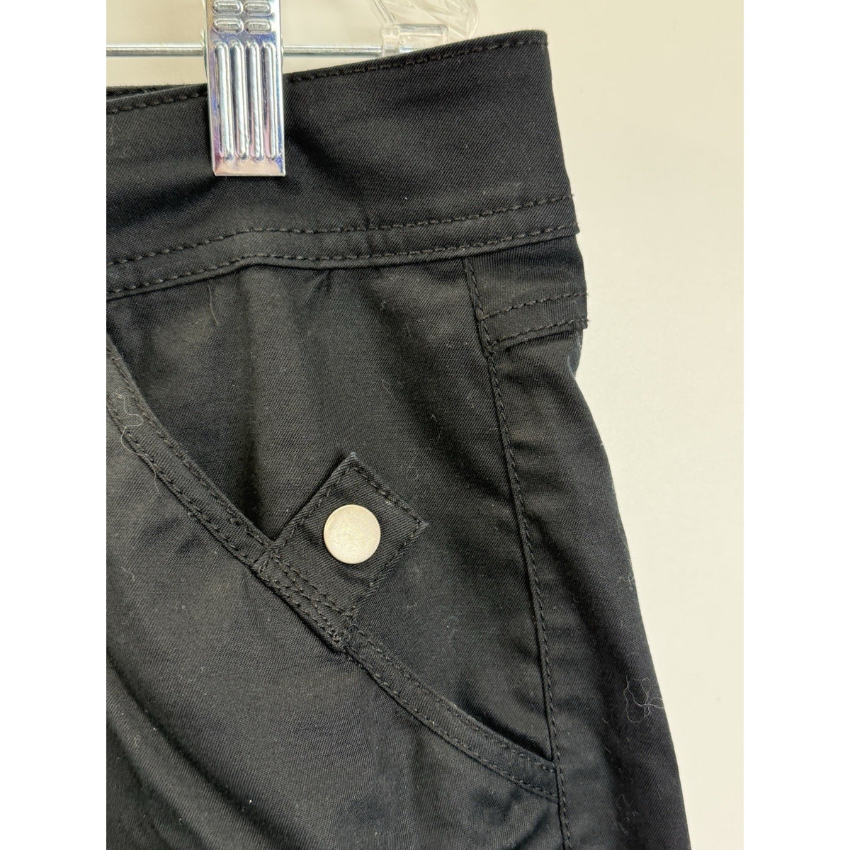Venezia Black Embroidered Floral Capri Pants Women’s Size 16 Cotton Stretch