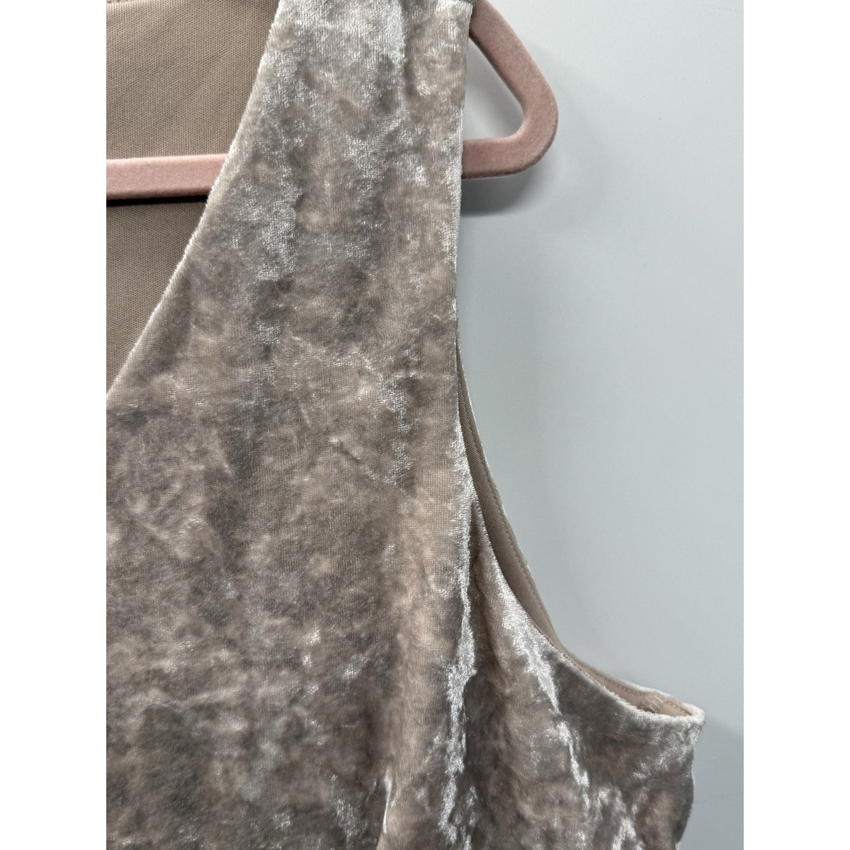 Zac & Rachel XL Crushed Velvet Sleeveless Blouse Lace Back V Neck Champagne