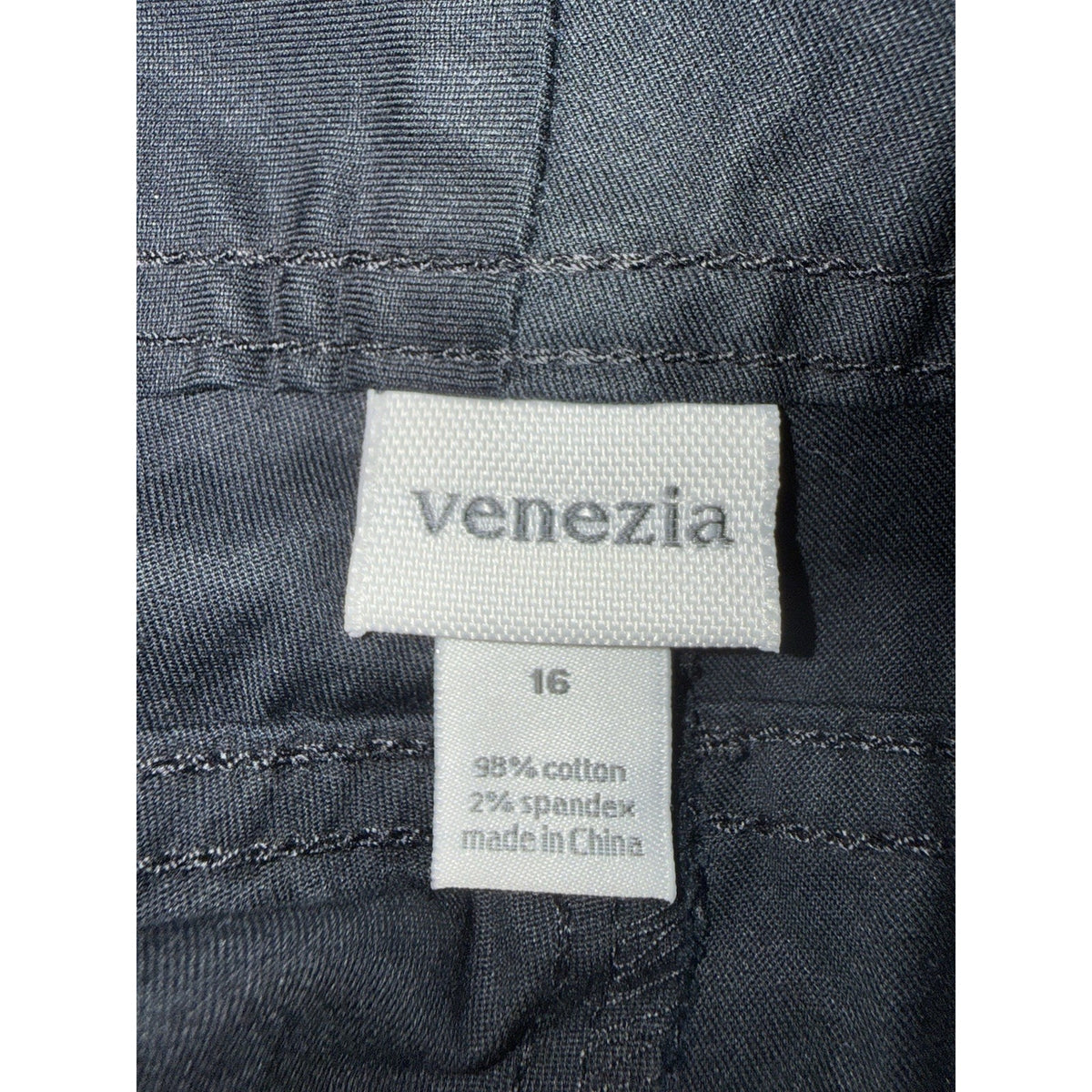 Venezia Black Embroidered Floral Capri Pants Women’s Size 16 Cotton Stretch