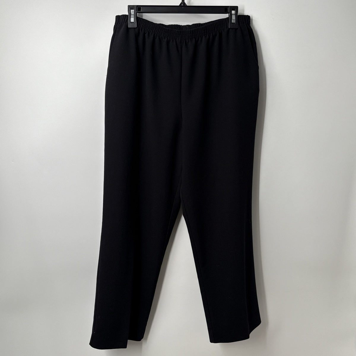 Southern Lady Women’s Pants Size 16 Black Elastic waist pull on pockets