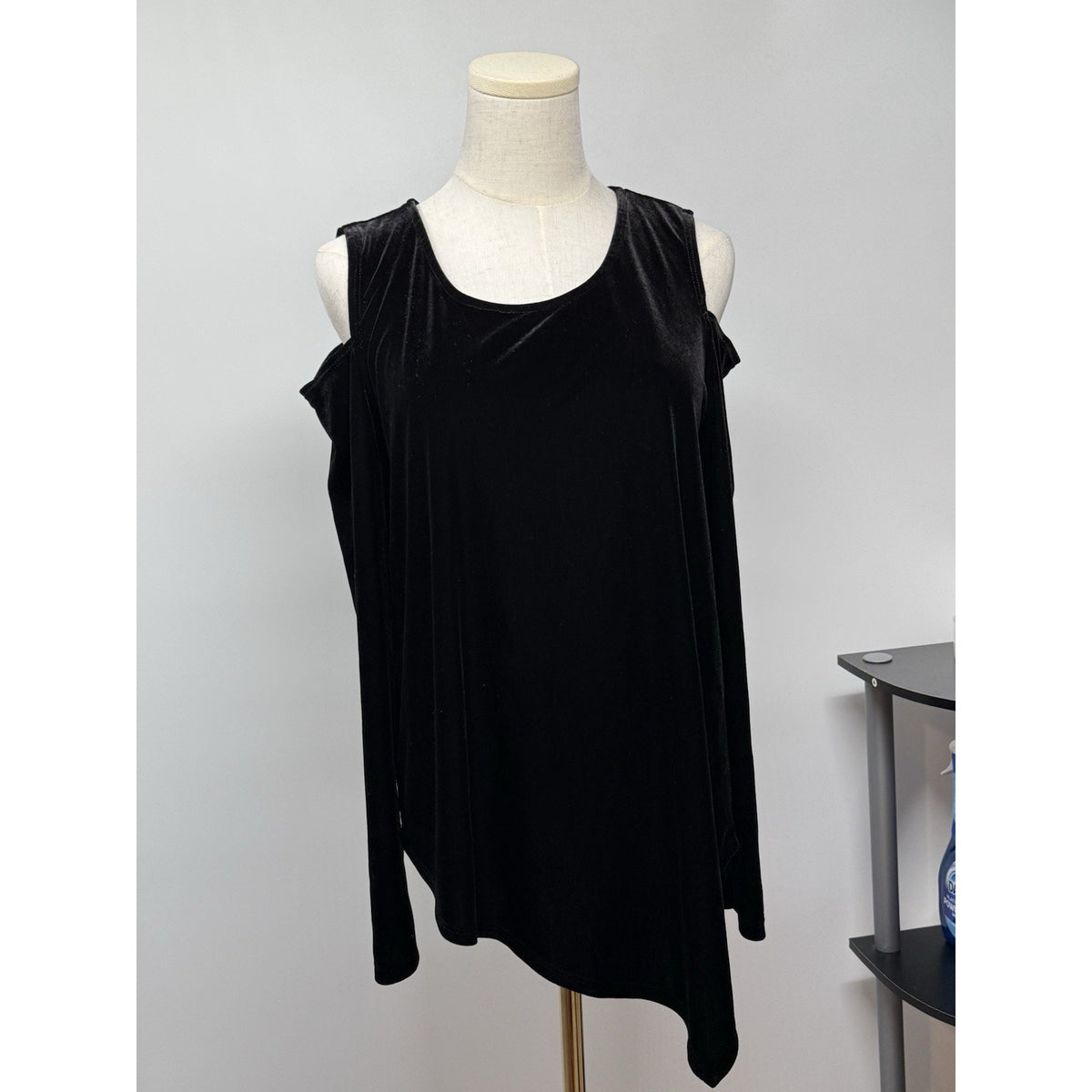 Karen Kane Black Velvet Asymmetrical Top L Cold Shoulder Soft Grunge Minimalist