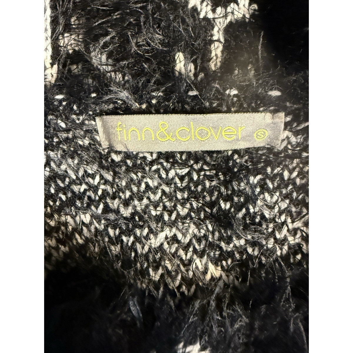 Finn & Clover Black Fuzzy Snowflake Sweater Side Button Detail Women’s Small