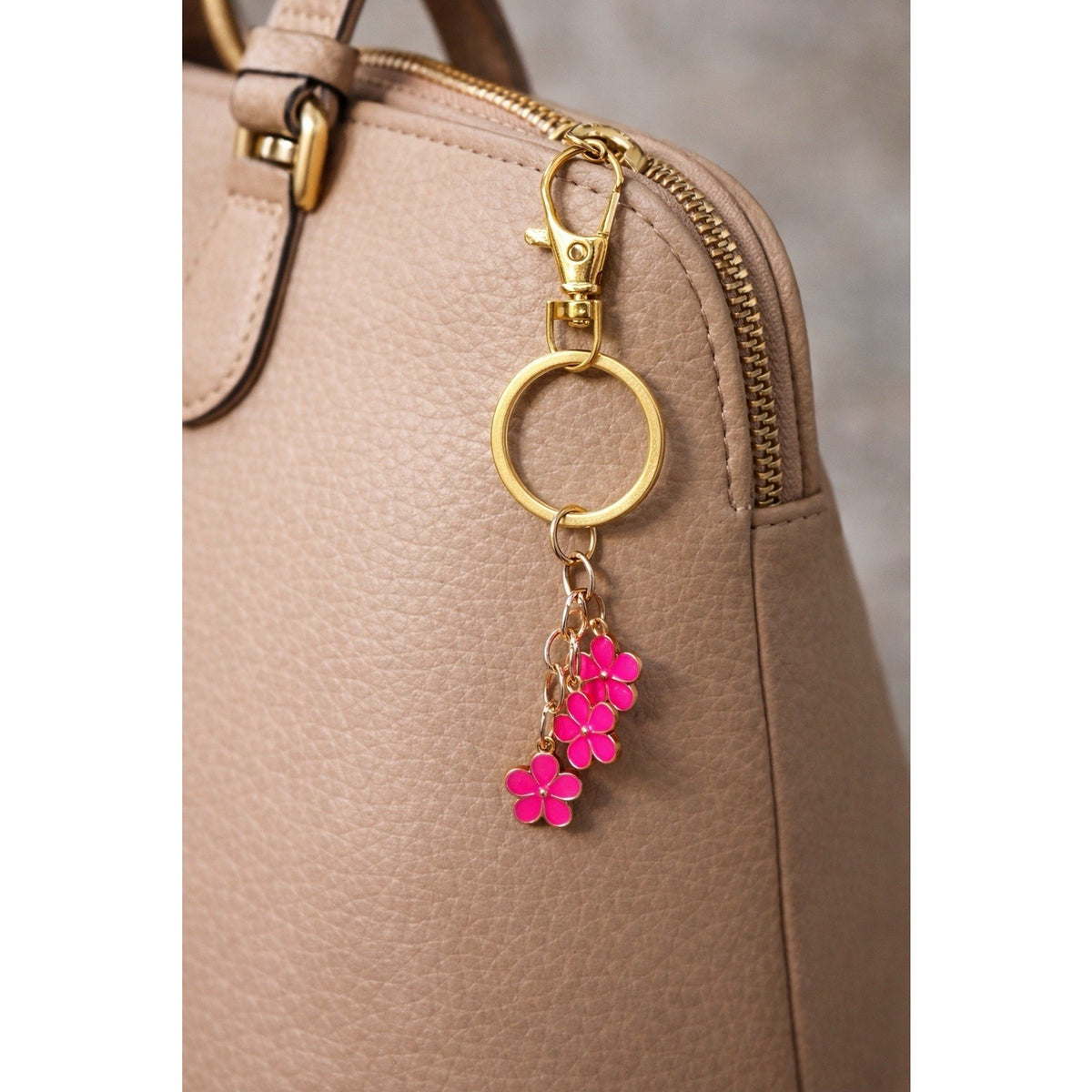 Hot Pink Daisy Flower Keychain Gold Tone Floral Charm Purse Bag Key Ring
