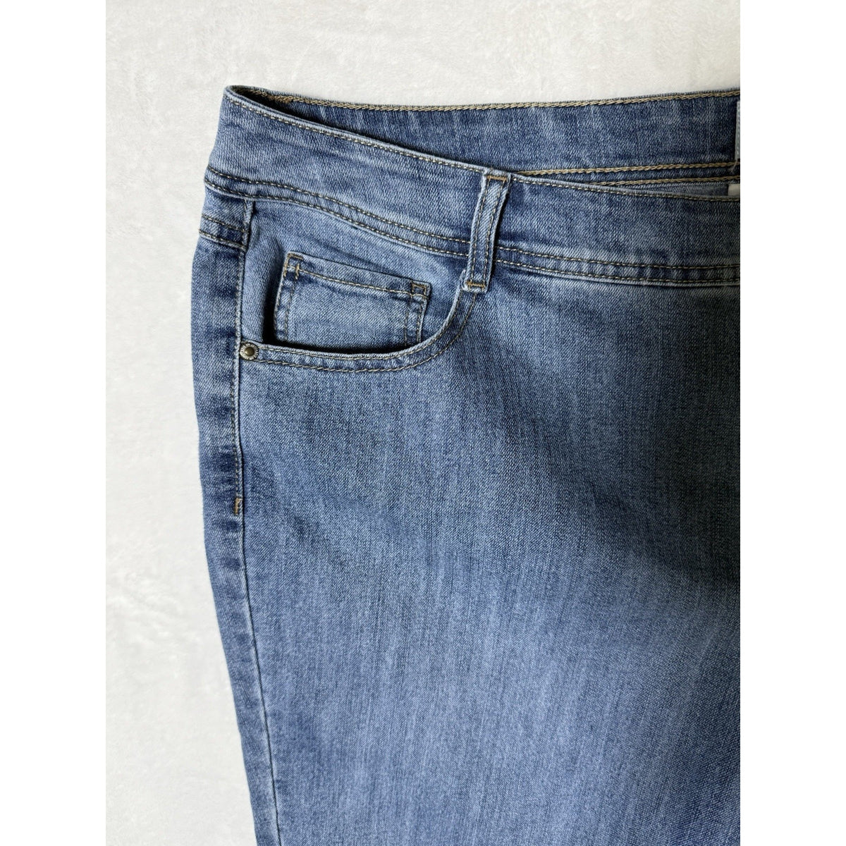 Just My Size Women 22W Blue Havana Wash Stretch High Rise Cropped Jeans