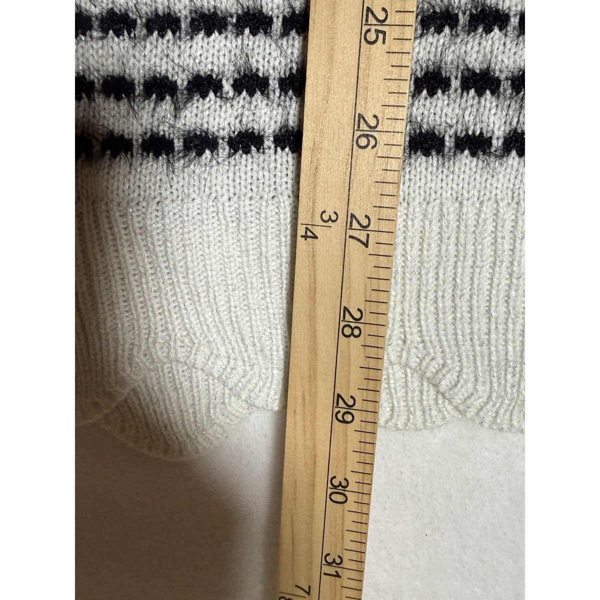 ELLE Women XXL Black White Striped Fuzzy Knit Sweater Scallop Hem Pullover Flaw