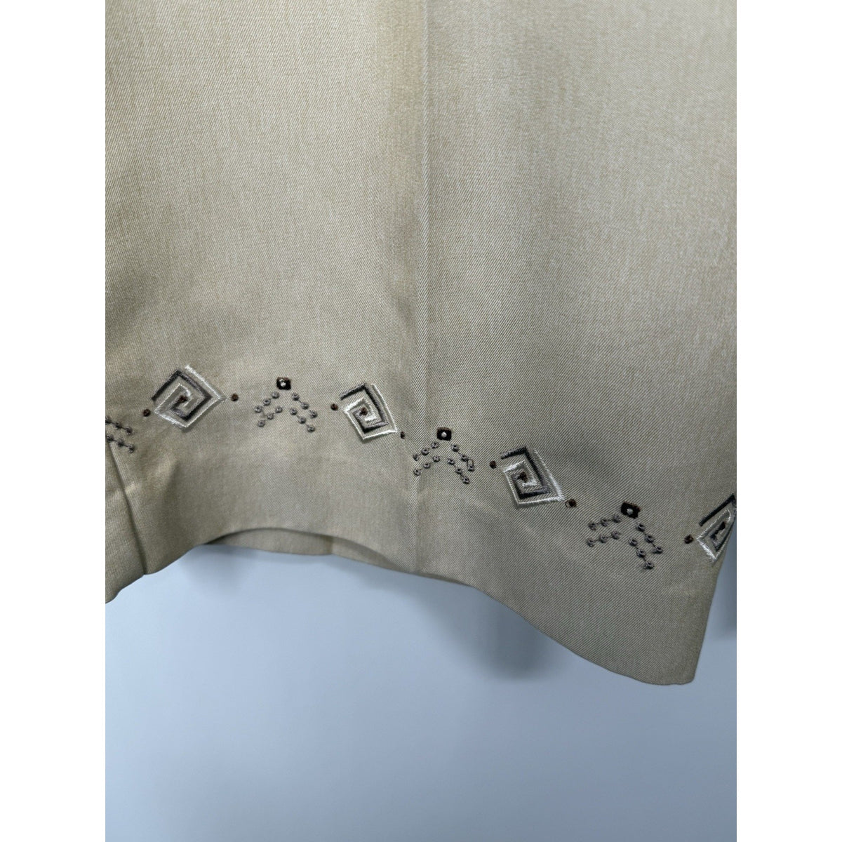 Alfred Dunner Woman 18W Beige Pull-On Capris Pants Embroidered Hem Polyester