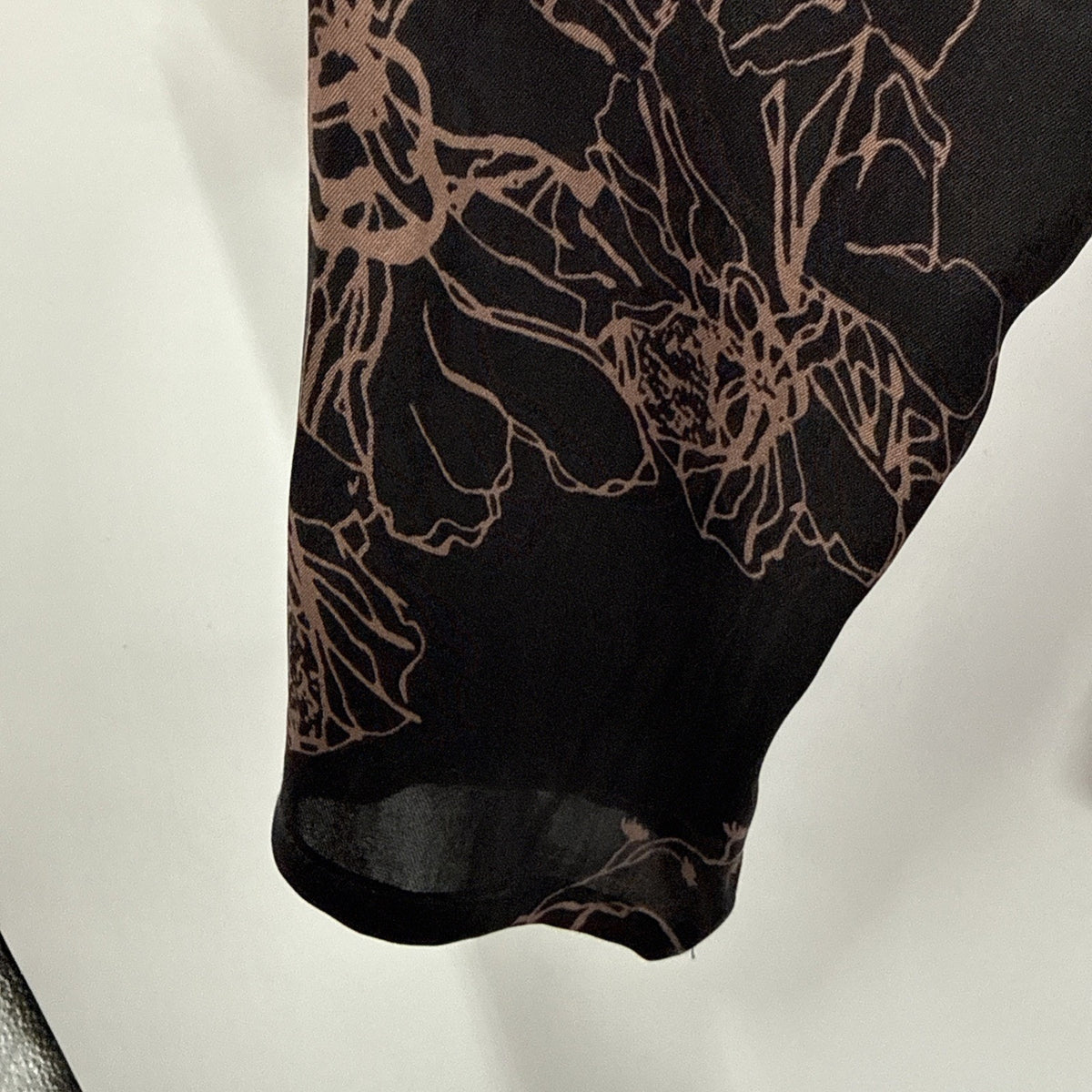 Chico’s 100% Silk Blouse Size 0* (S/4) Brown + Black Floral Shirt 2 Pockets