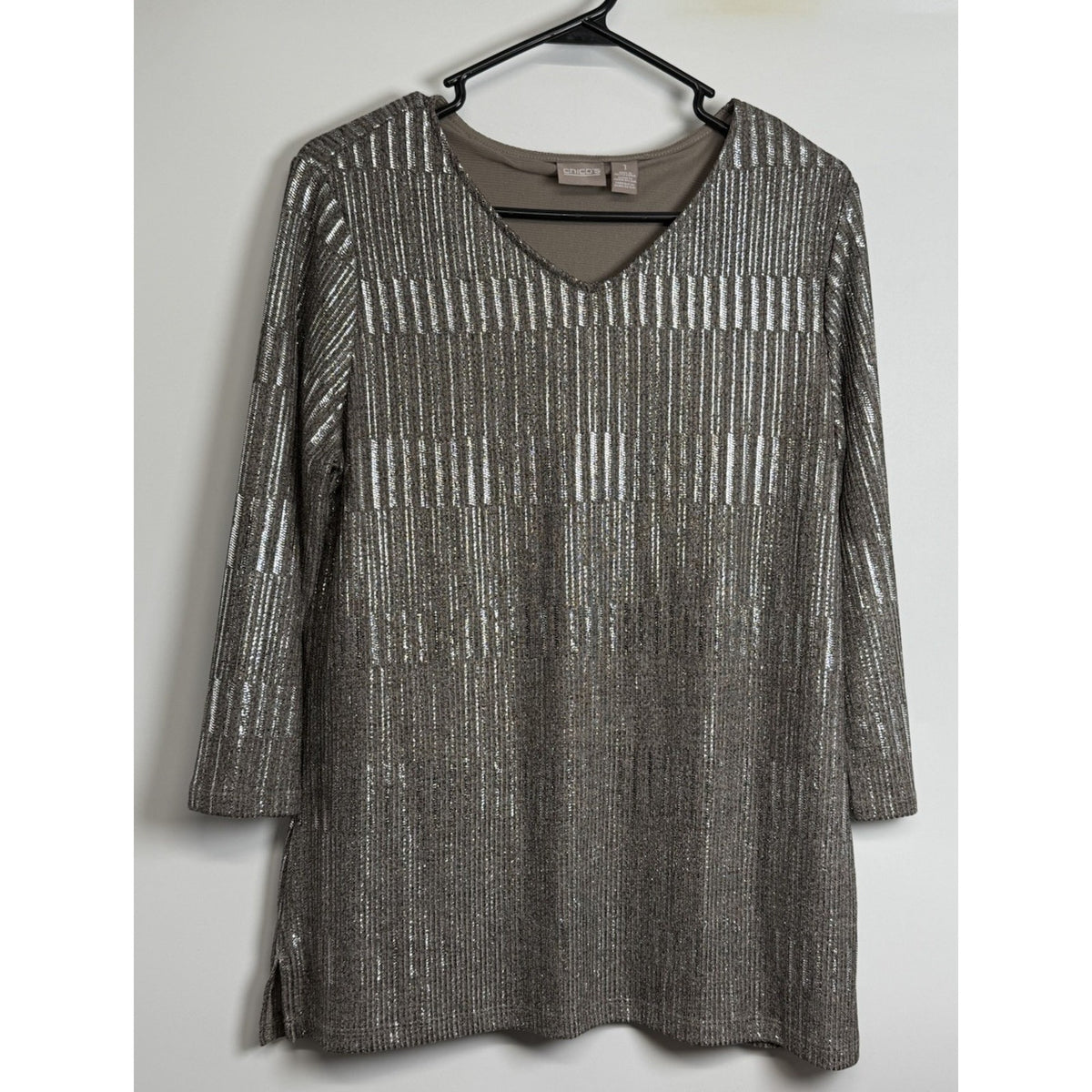 Chico's Women's Shimmer Metallic Tunic Top V-Neck 3/4 Sleeves Size 1 Medium 8