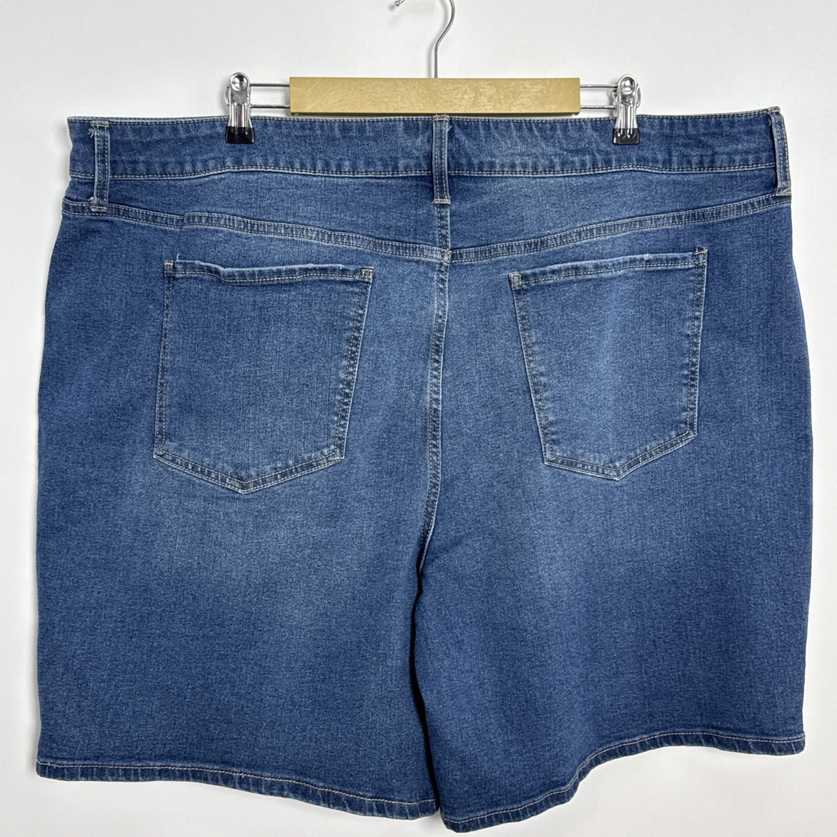 Terra & Sky Womens Plus Size 26W Blue Denim Bermuda Shorts 8 in Inseam