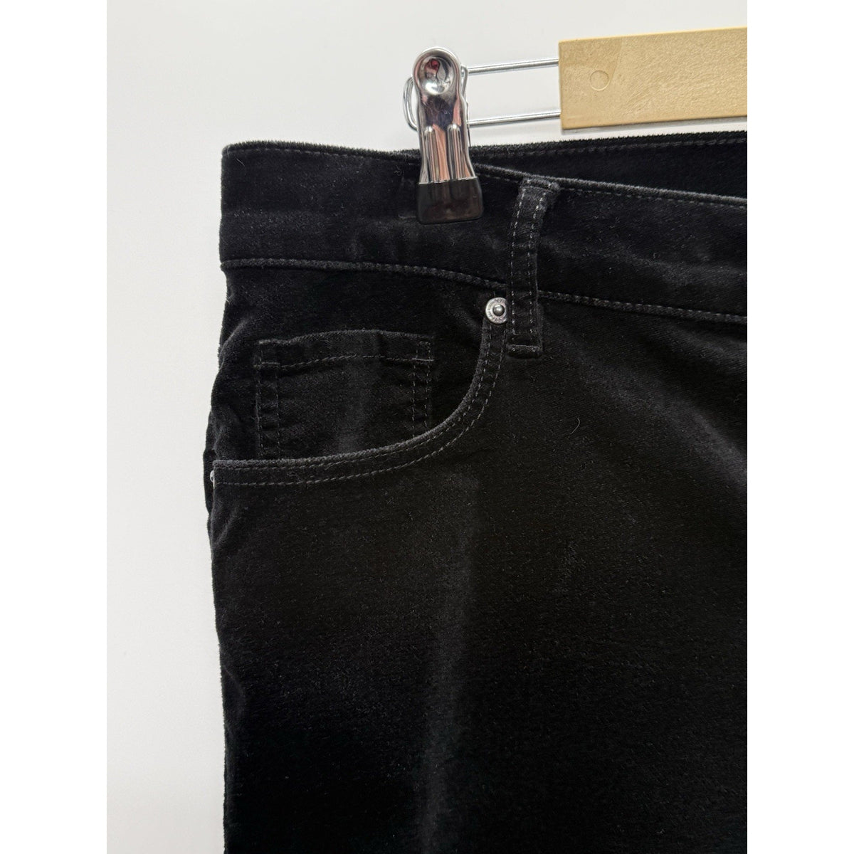 Ann Taylor LOFT Black Faux Velvet Flare Crop Jeans Women’s Size 31/12 Stretch
