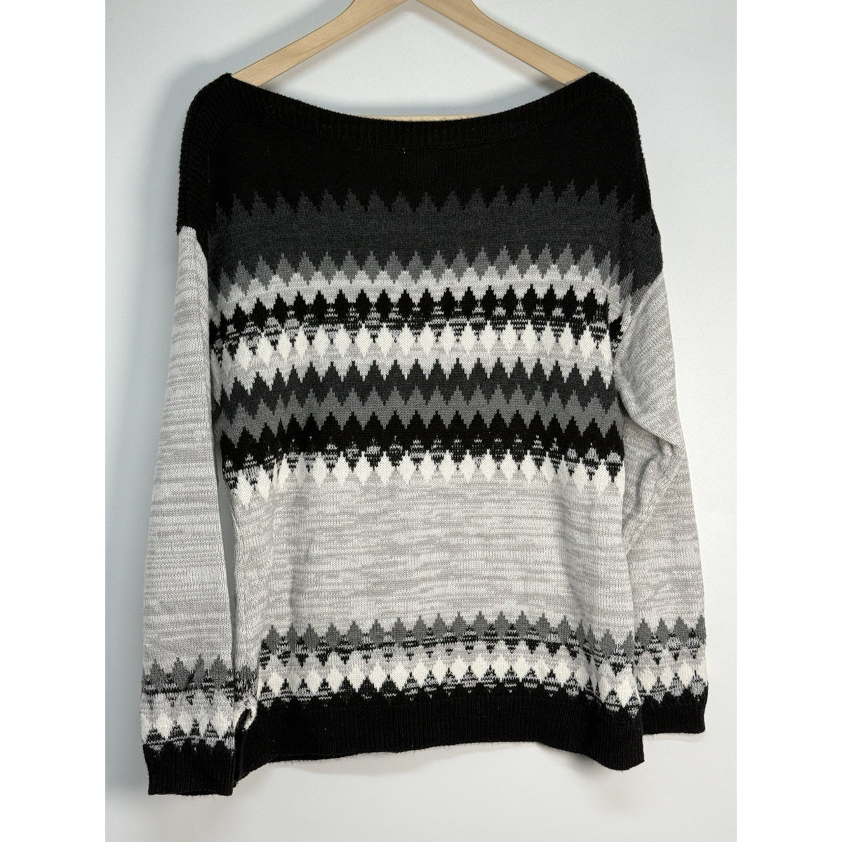 NY&C Fair Isle Knit Sweater Womens Medium Black Gray Nordic Long Sleeve