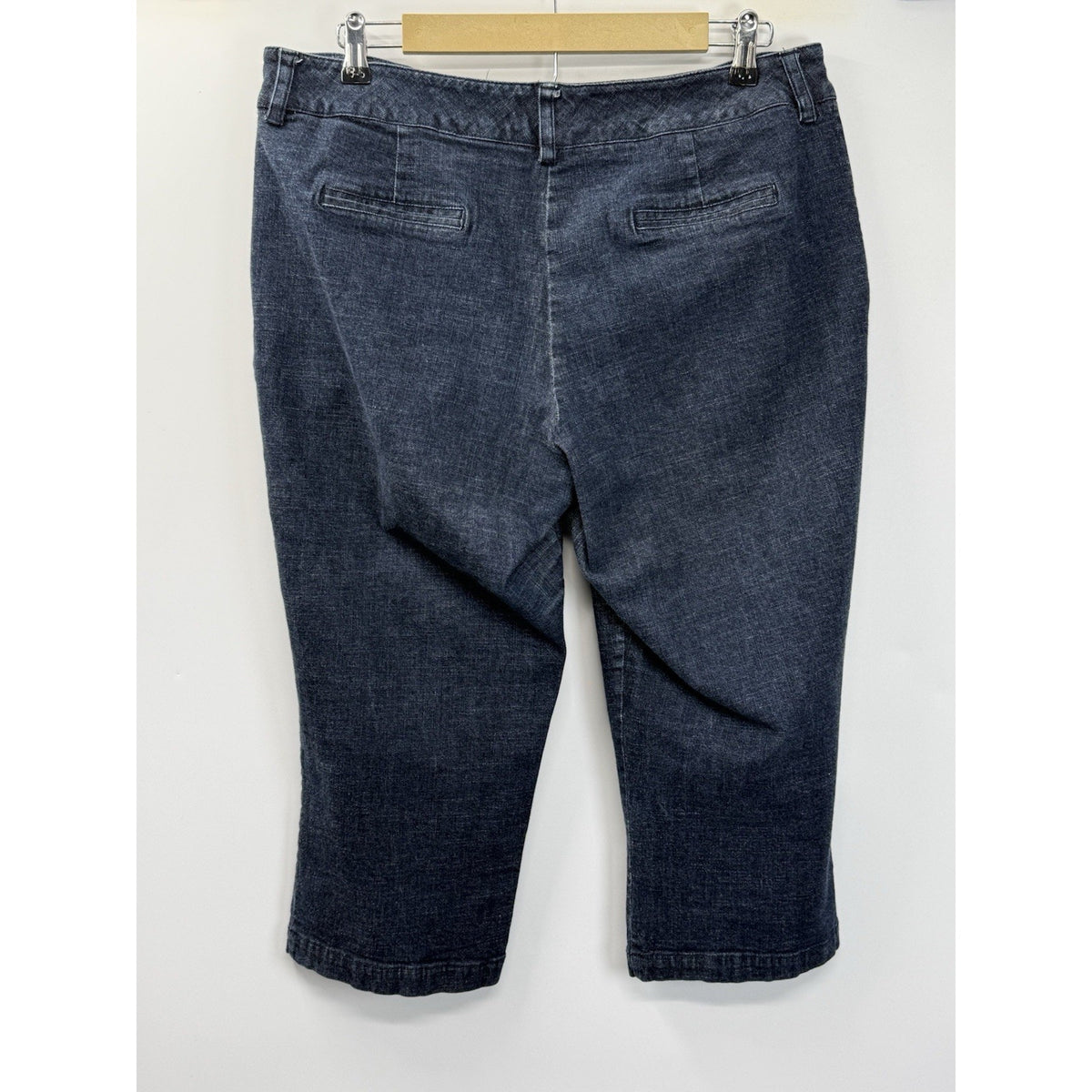 Chadwicks Denim Capri Pants Women’s Size 14 Blue Mid Rise Casual Classic