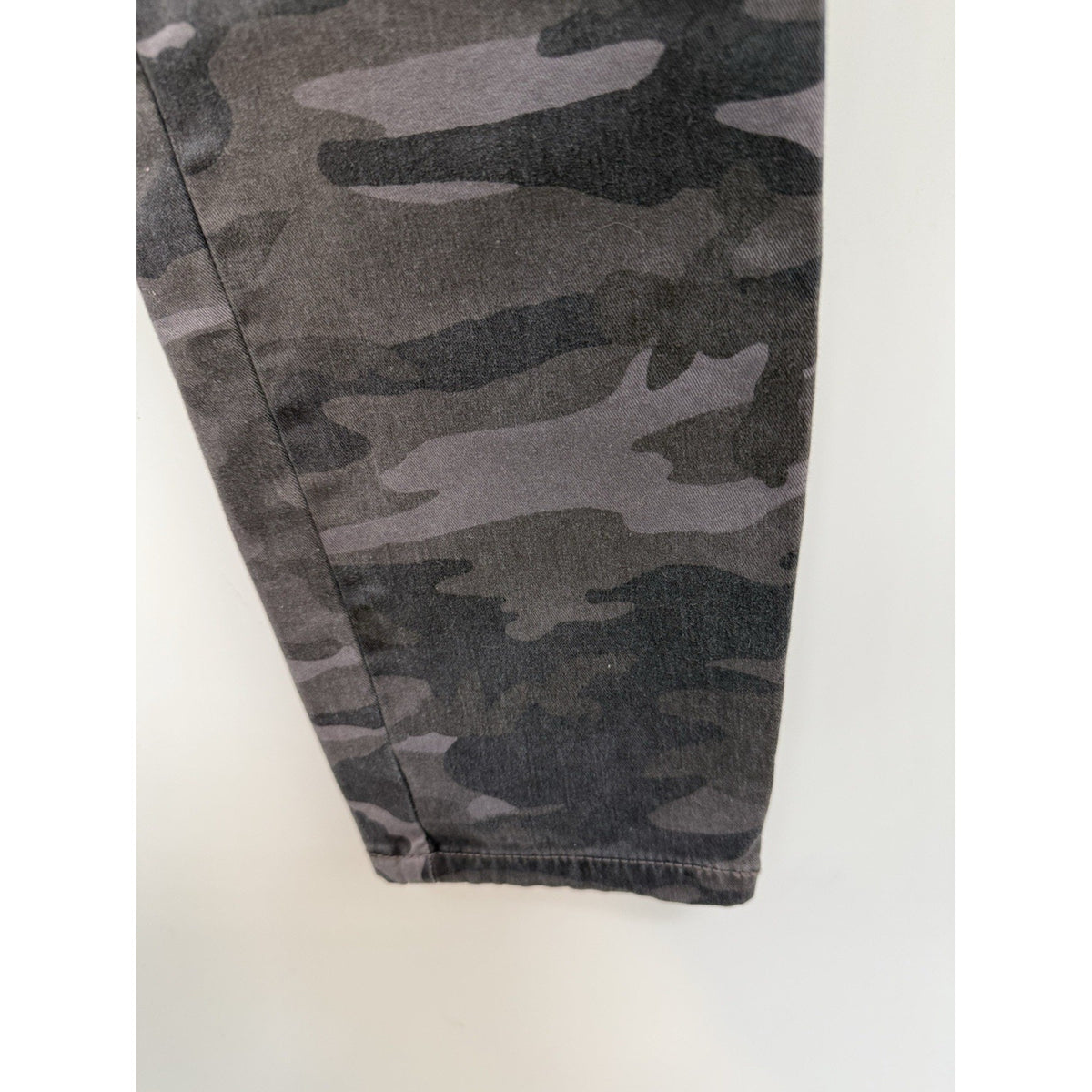 LOFT Women’s Gray Camouflage Skinny Pants Cotton Twill Stretch Mid Rise 29"
