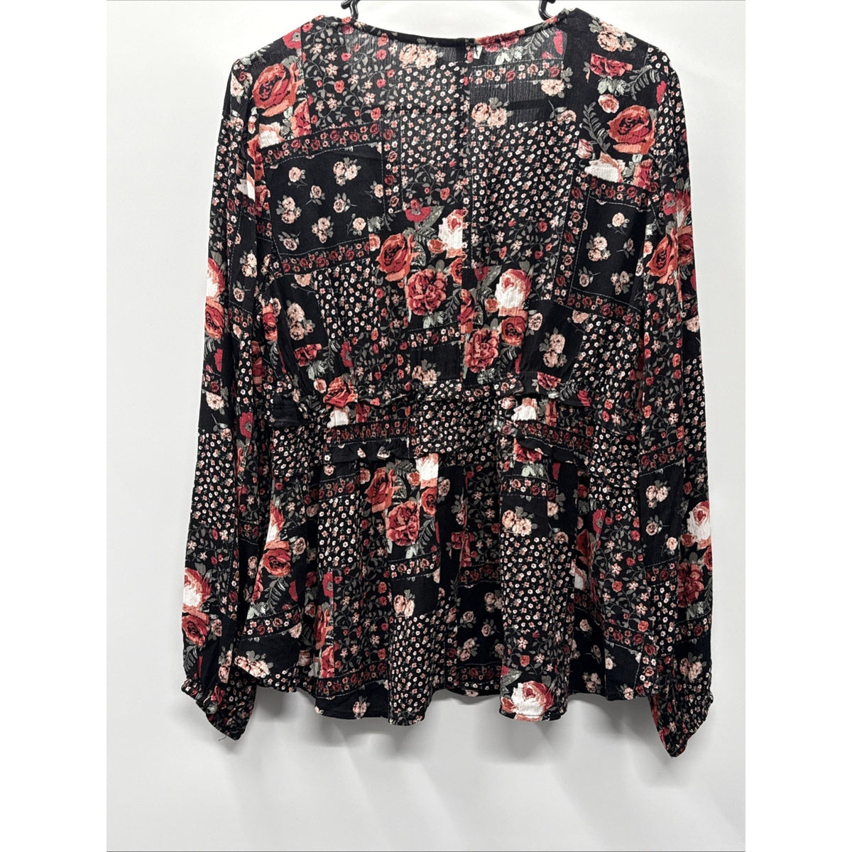 Maurices Blouse Womens L Black Floral Long Sleeve Lightweight V-Neck Pullover