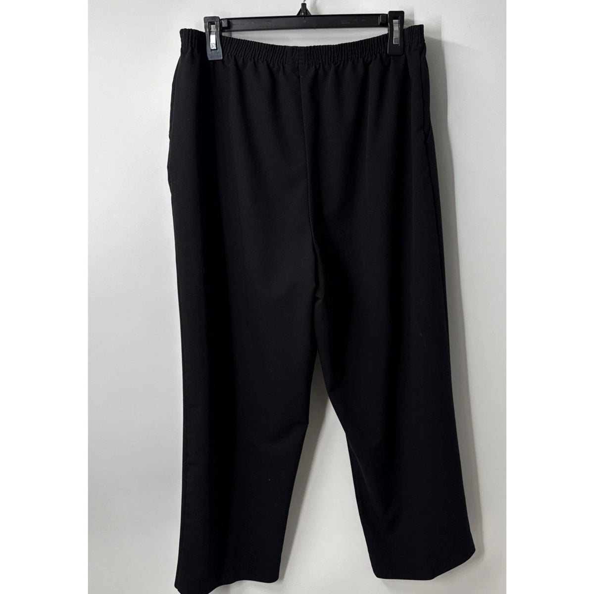 Southern Lady Women’s Pants Size 16 Black Elastic waist pull on pockets