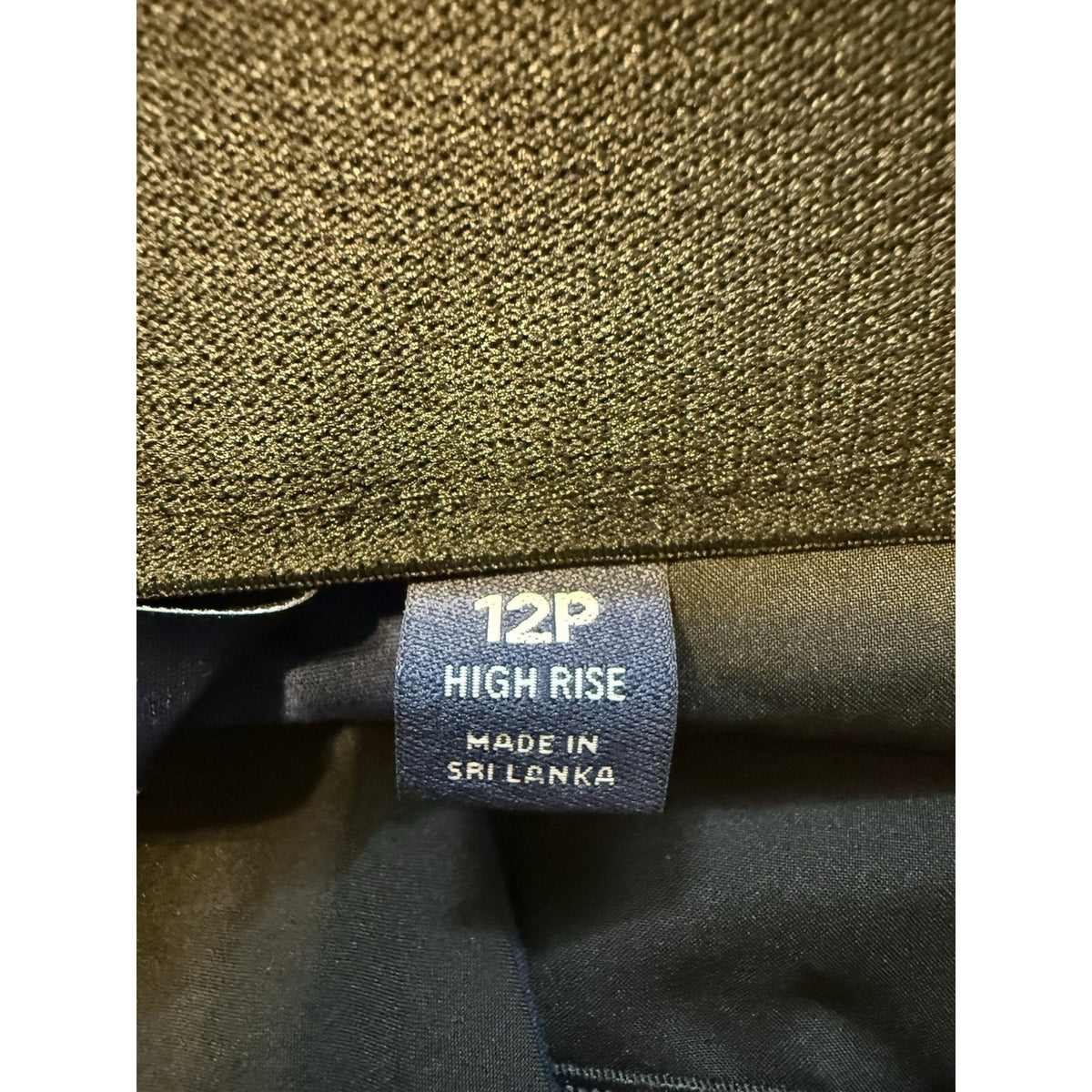 Lands’ End Women Size 12P High Rise Navy Ankle Pants Pintuck Stretch Pockets
