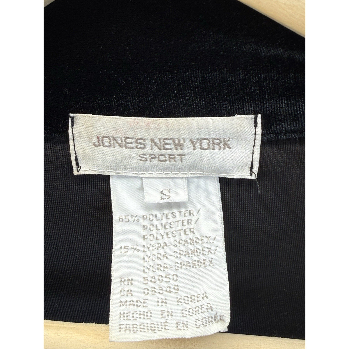 Jones New York Sport Black Velvet Top Women’s M Soft Goth Minimalist Y2K Stretch