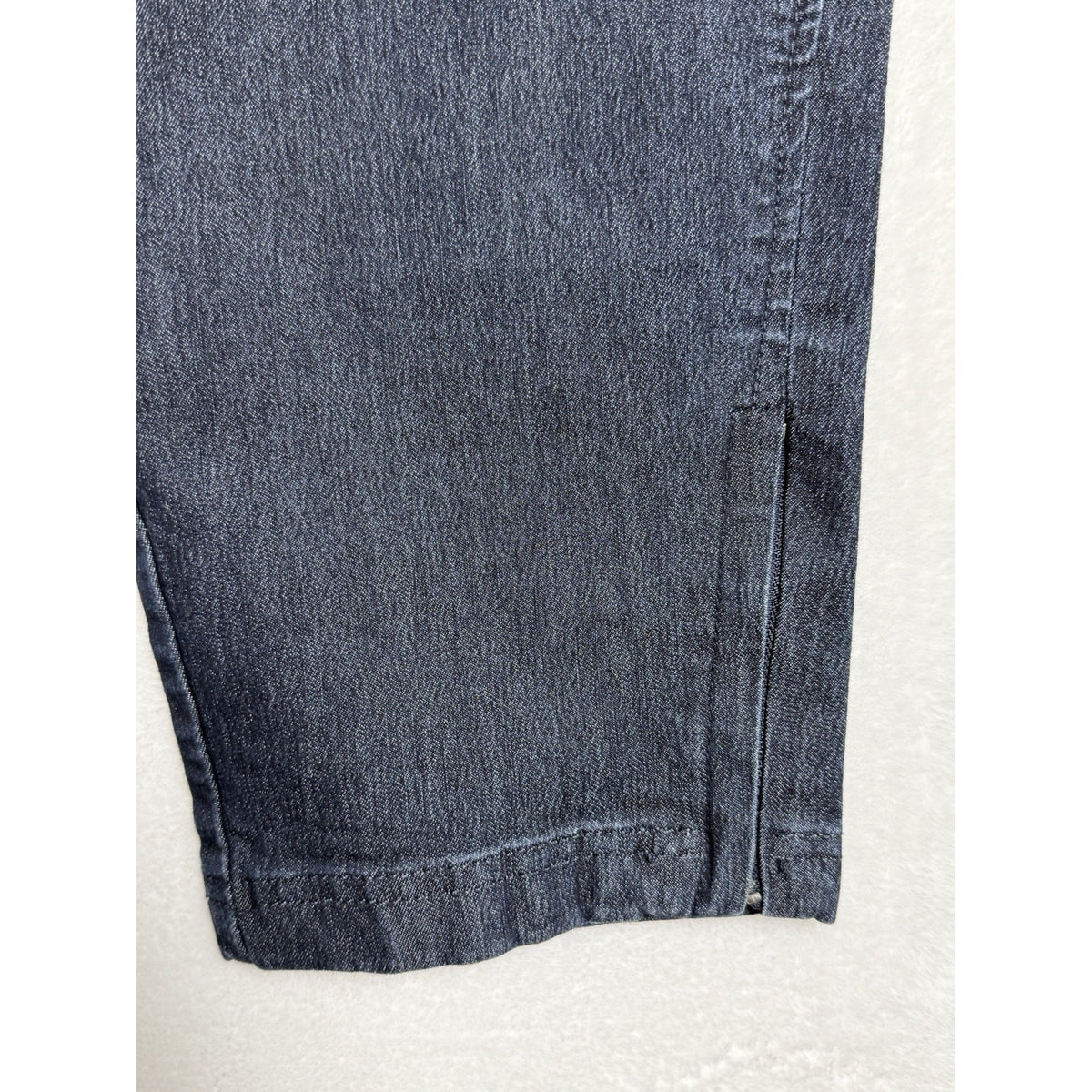 Riders by Lee Women’s 18M Dark Wash Stretch Denim Capri Pants Zip Hem Pockets