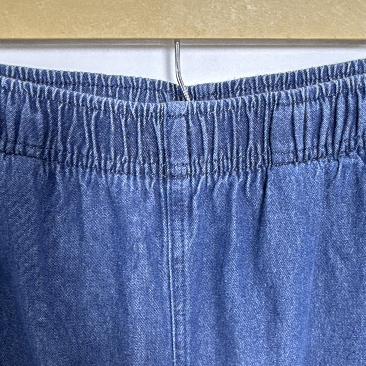 Gloria Vanderbilt Casuals Women’s Blue Denim Pull On Capri Pants M Pockets