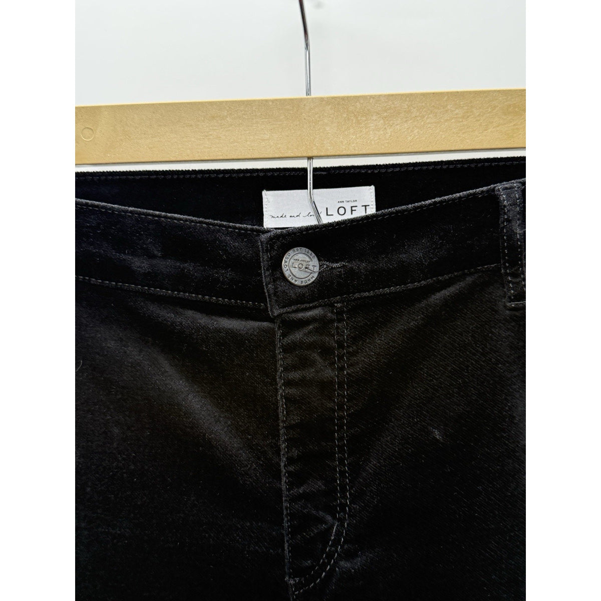 Ann Taylor LOFT Black Faux Velvet Flare Crop Jeans Women’s Size 31/12 Stretch