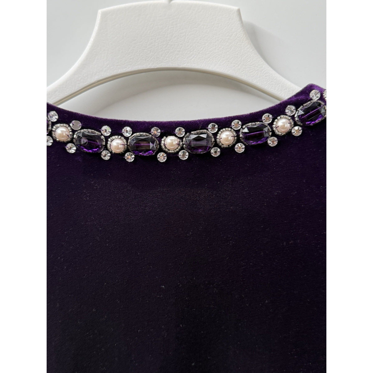 Peter Nygard Womens M Purple Velvet V-Neck Long Sleeve Beaded Rhinestone Top