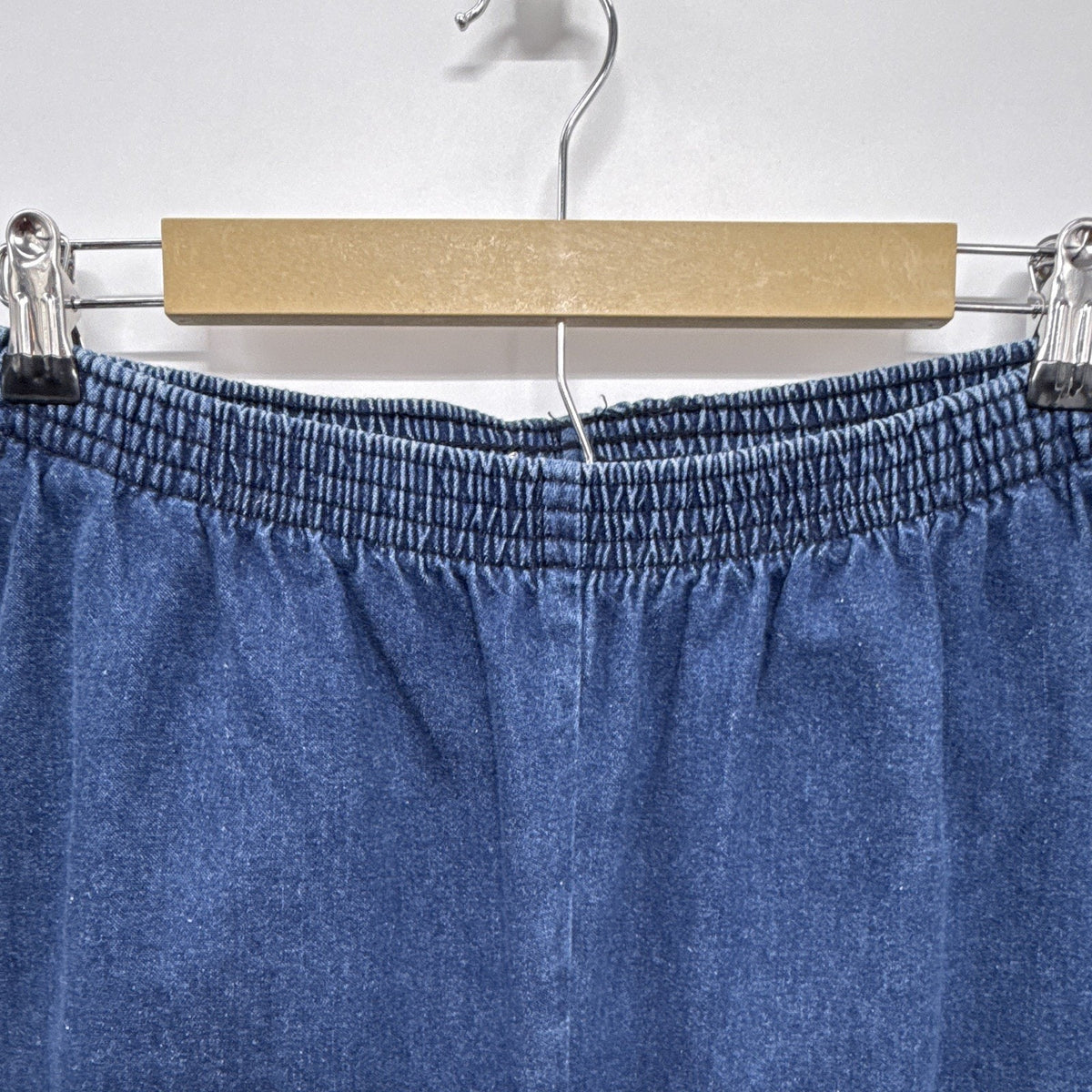 Chic Womens Blue Denim Pull On Capri Pants 20W Elastic Waist Relaxed Mid