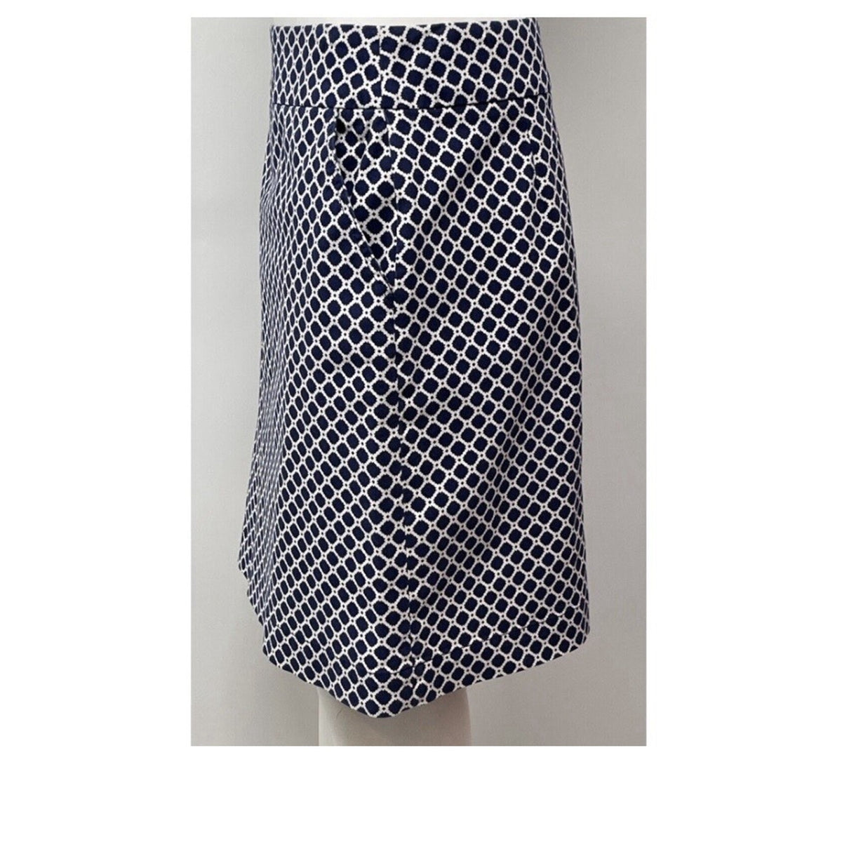 Chadwicks of Boston A Line Skirt Classic Stretch Size 10 Navy Blue White Pockets