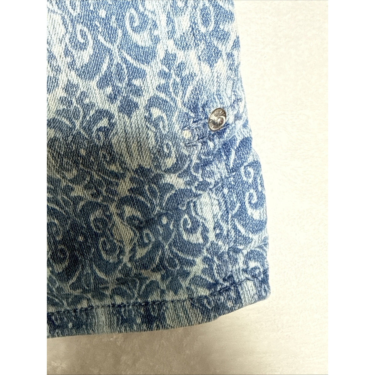 Gloria Vanderbilt Women Sz 12 Amanda High Rise Classic Blue Pasiley Denim Shorts