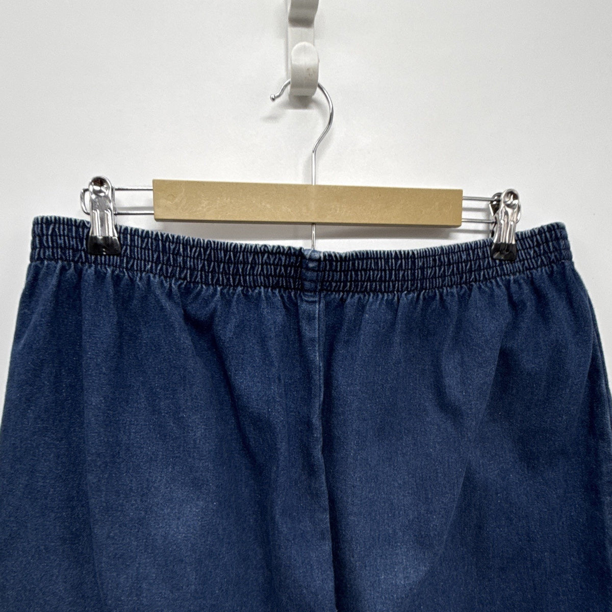 Chic Womens Blue Denim Pull On Capri Pants 20W Elastic Waist Relaxed Mid