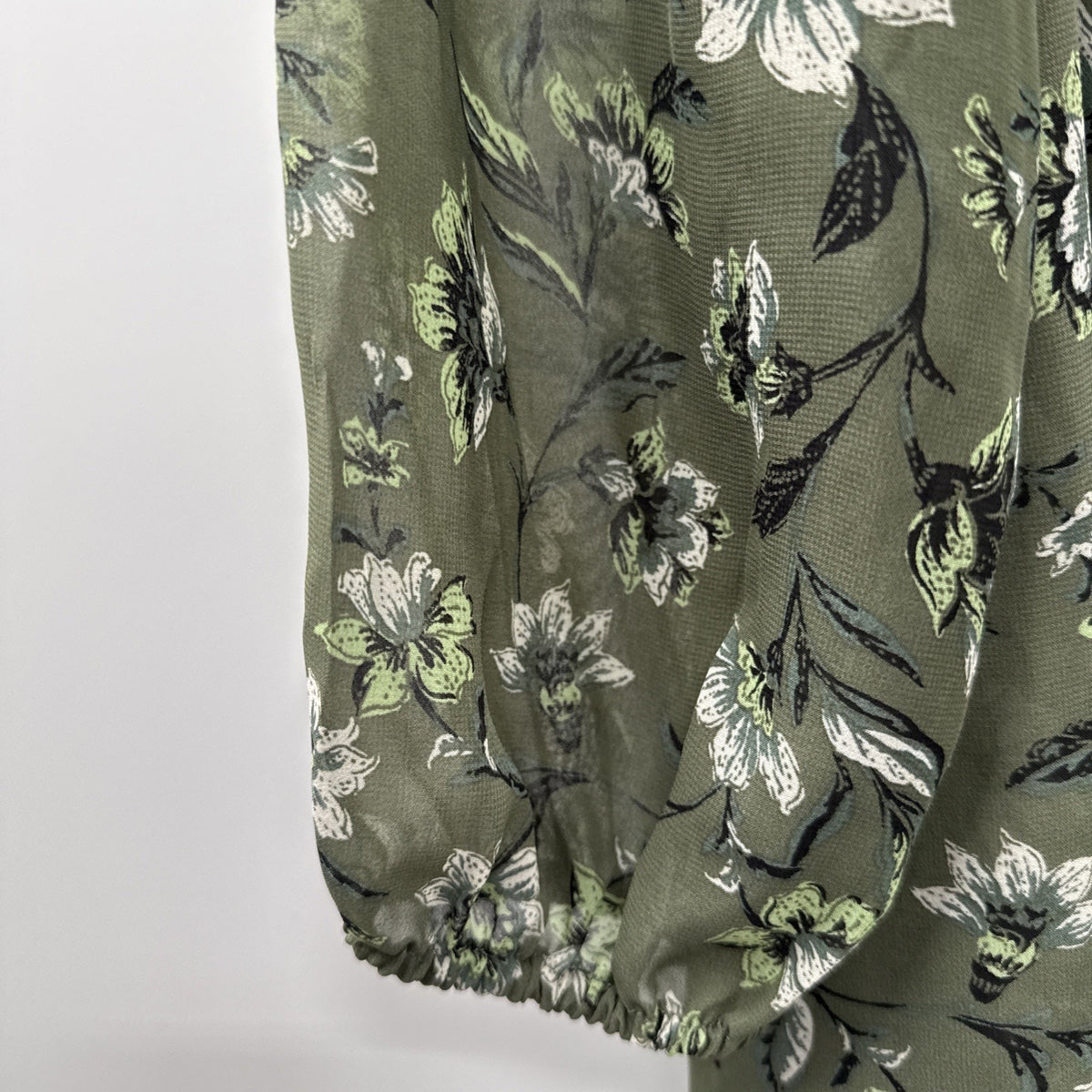 time and tru Dress Women’s Size Large Green, Black, White floral print Boho