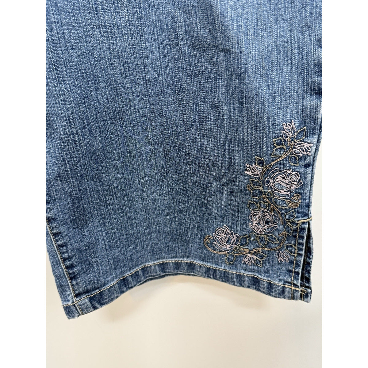 Gloria Vanderbilt Perfect Fit Capris Womens 20W Plus Stretch Denim Embroidered