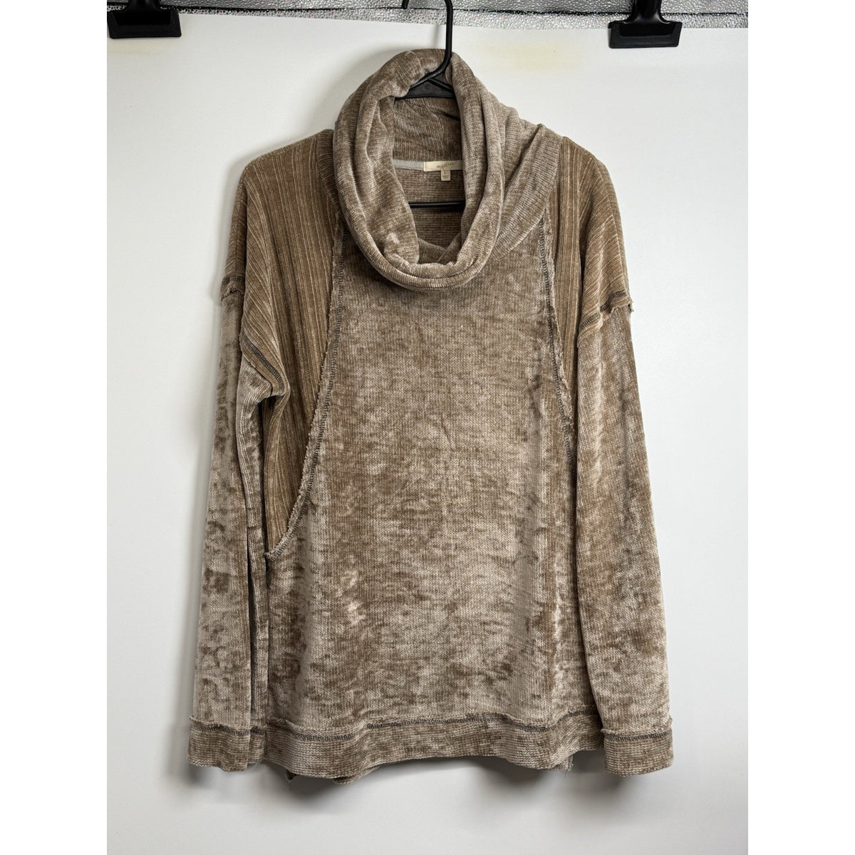 Mystree sweater Women’s Size Large Brown Cowl Neck Pullover