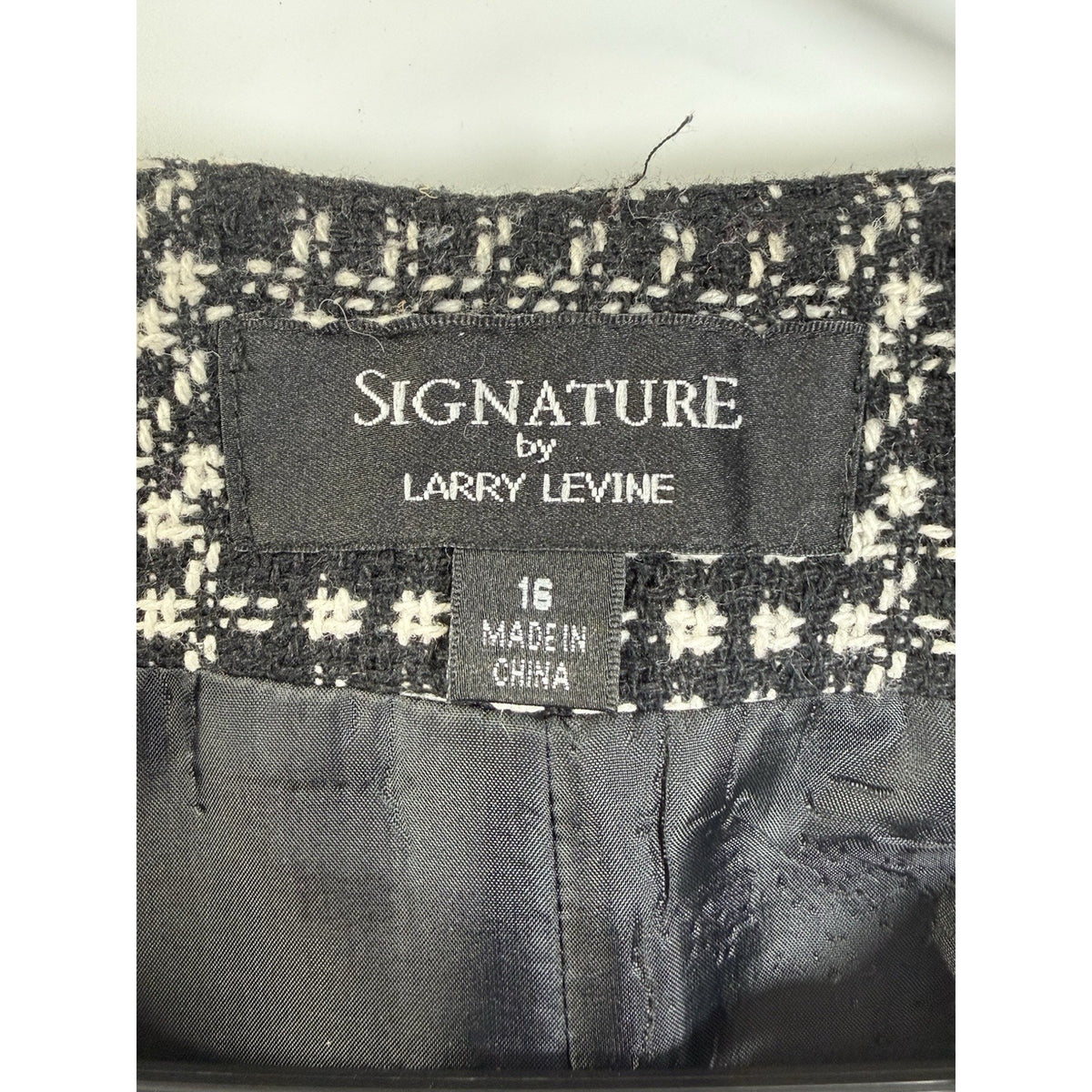 Signature by Larry Levine Tweed Jacket Size 16 Black White Cropped Classic