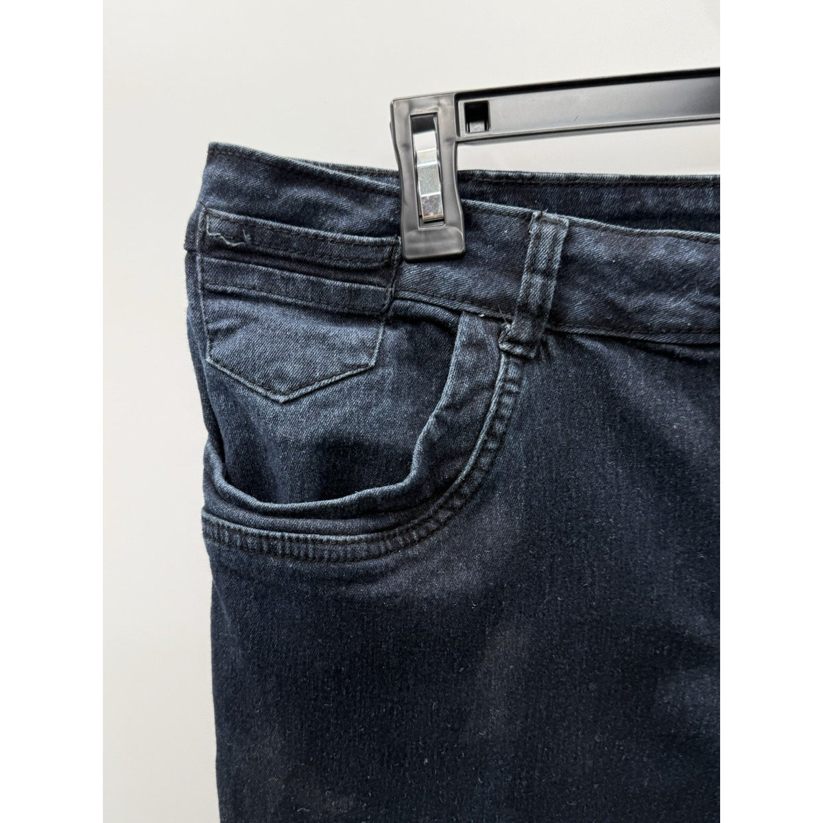 Sofias Jeans Women size 22, 5 Pocket Sequin Heart Accents Casual Stretchy